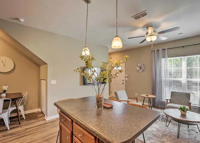Airy ~ 5 Mi To Downtown! *